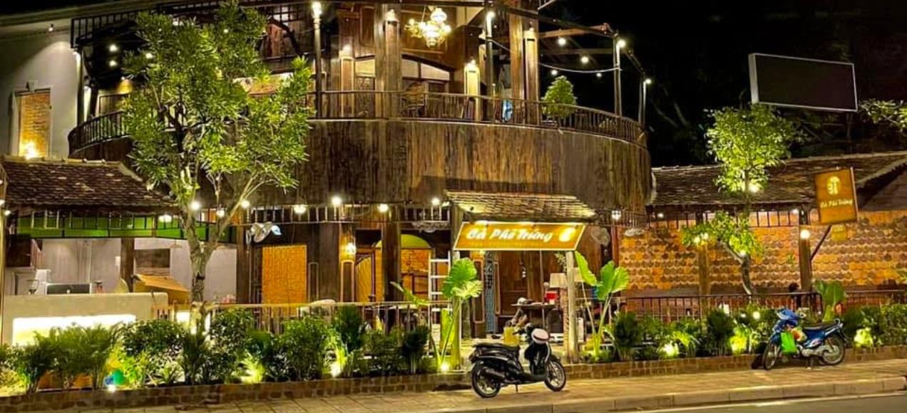 Cà phê Trứng 3T là một trong những quán cafe đẹp về đêm ở Sài Gòn (Ảnh: Sưu tầm)
