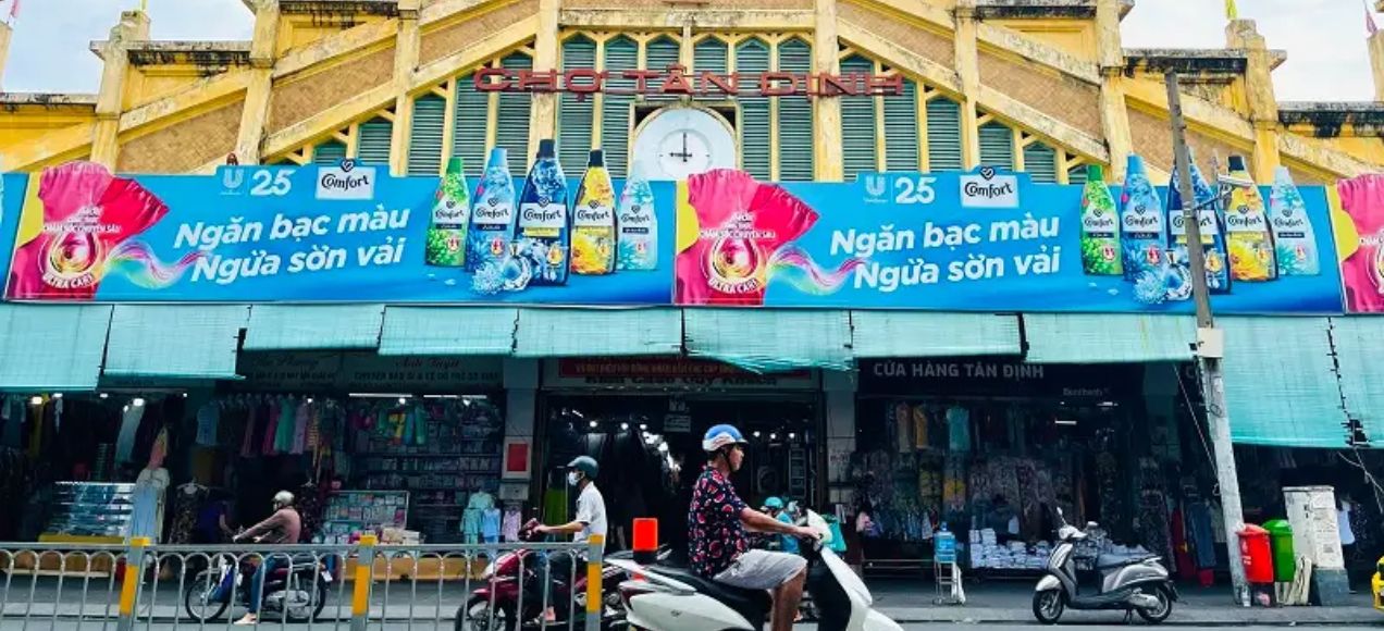 Để bổ sung năng lượng cho hành trình khám phá Sài Gòn về đêm bạn có thể ghé chợ Tân Định (Ảnh: Sưu tầm)