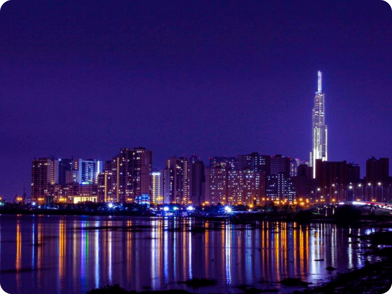 Tòa nhà Landmark 81 sở hữu chiều cao “khủng” cùng kiến trúc hiện đại (Ảnh: Sưu tầm)