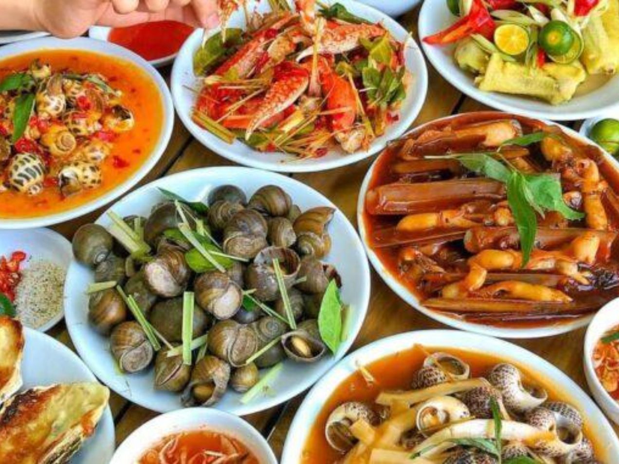 Nếu buổi trưa mà bạn muốn ăn ốc, hãy đến Ốc Nhung Quận 4.